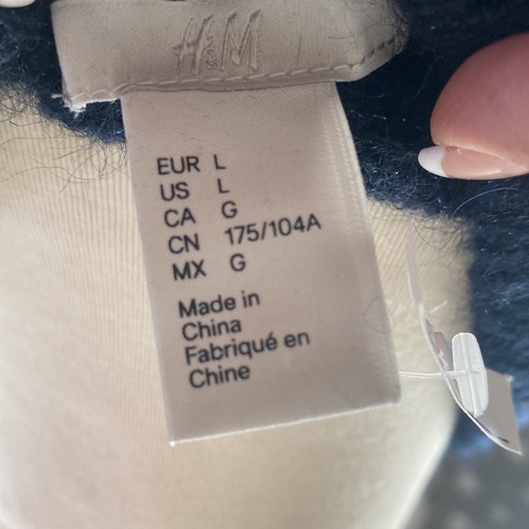 NWOT NEW H&M Dark Blue Sweater size large - Picture 3 of 5